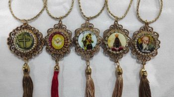 adorno-carro-oval-sao-bento-divino-espirito-santo-sao-cristovao-aparecida-e-sao-bento-duas-cruzes