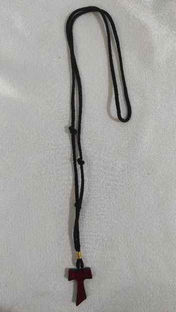 cruz-tau-com-gravacao-laser-22x31-c3-nos-crabo-de-rato-marrom