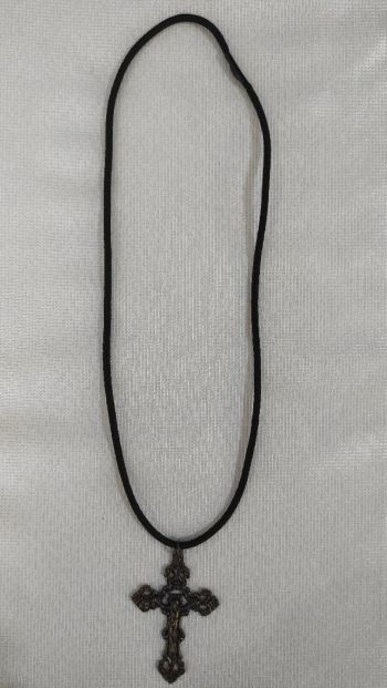 gargantilha-elastico-com-cruz-ouro-velho-grande