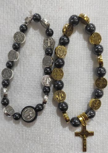 pulseiras-hematitas-medalha-sao-bento-dourada-e-prata